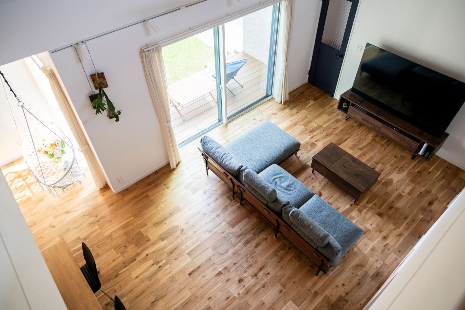 ロフトのあるコの字型の平屋